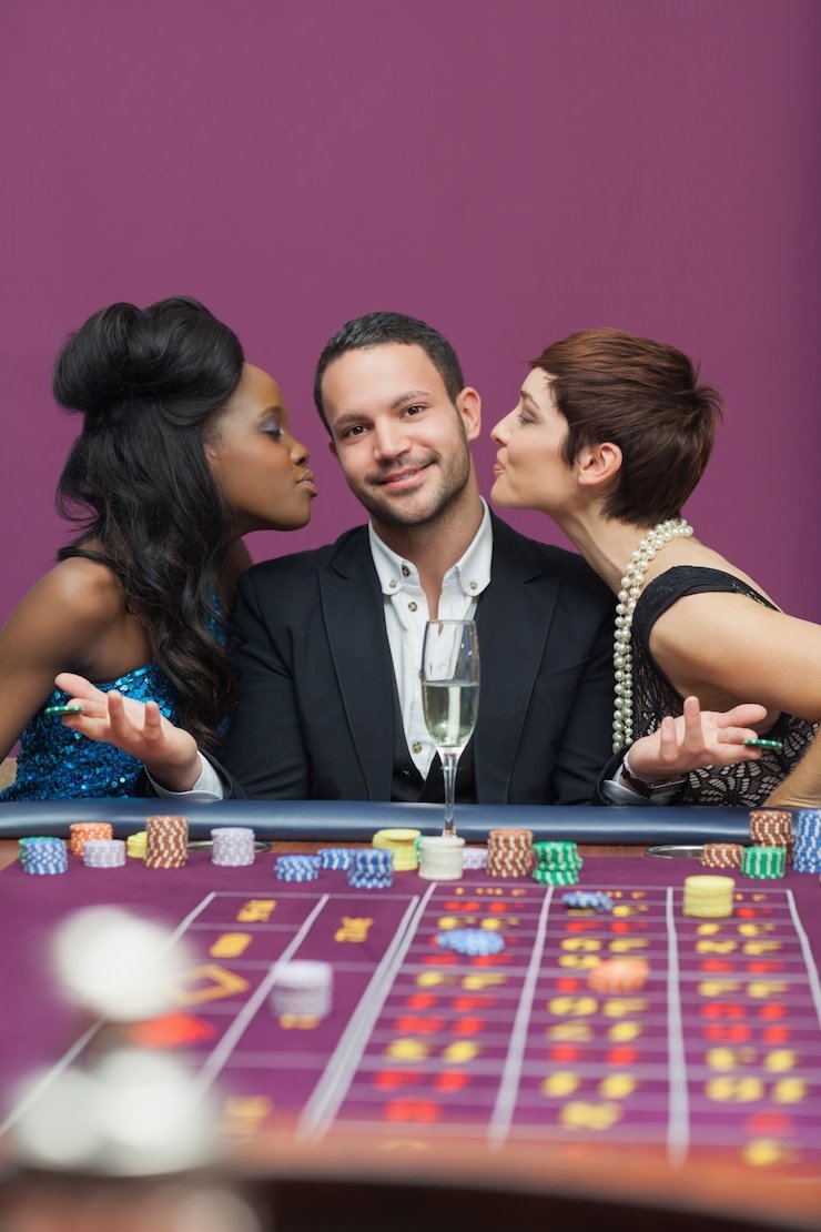 ligajuara Live Dealer blackjack table with multi-camera HD feed, dealer, and betting interface