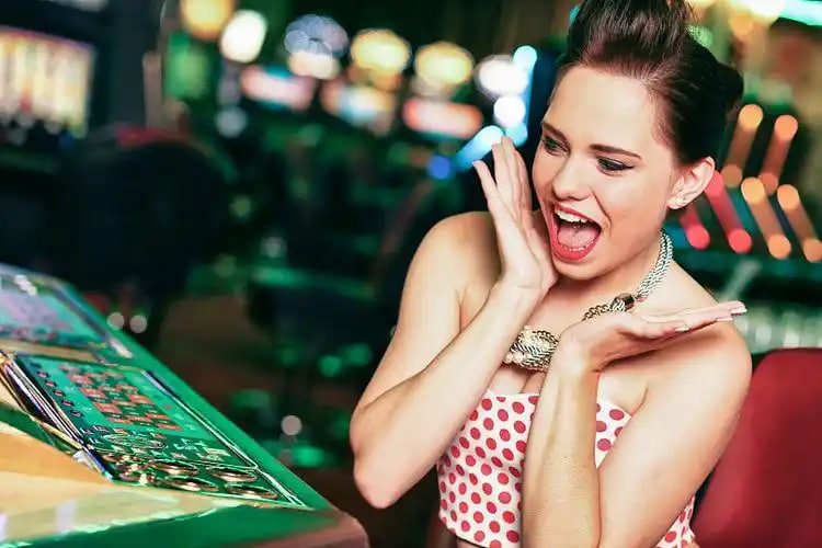 ligajuara Bet History showing Liga 1, MotoGP, Mobile Legends results with withdrawal status and payment methods